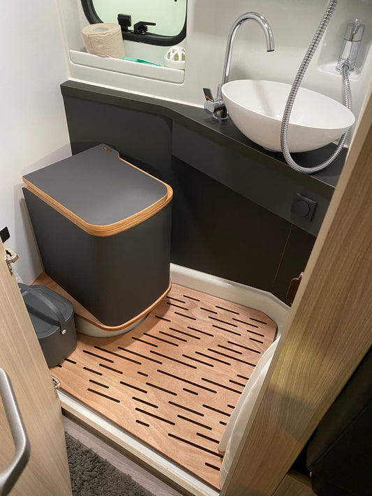 Separate toilets installation camper / motorhome Book a consultation appointment on site