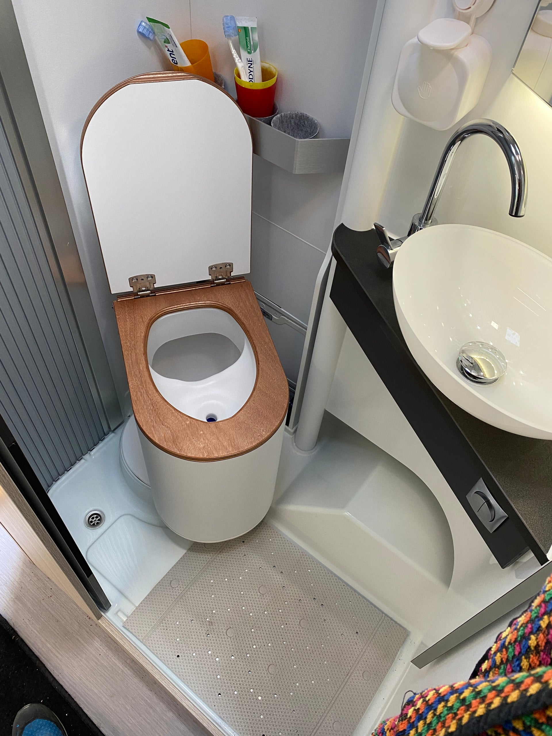 Video laden: Trenntoiletten Einbau